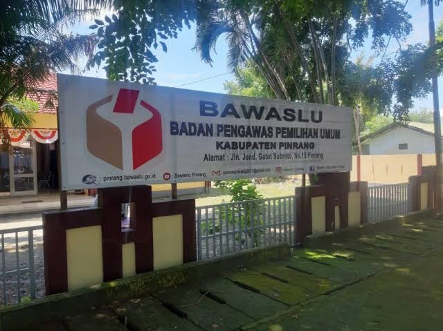 Diduga Follow Akun Paslon Bupati, Kadis dan Lurah di Pinrang Terancam Penjara